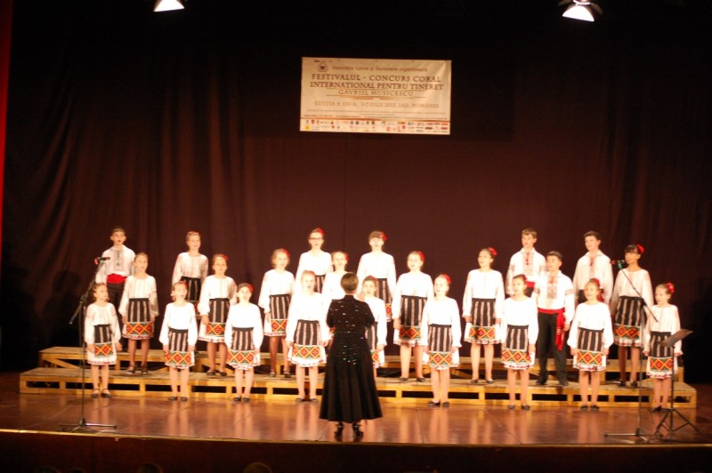 Concurs și concert Cantus Mundi la Iași