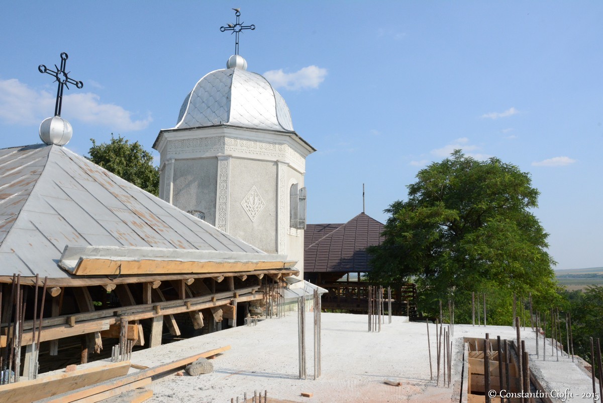 Lucrări de amploare la biserica din Andrieşeni