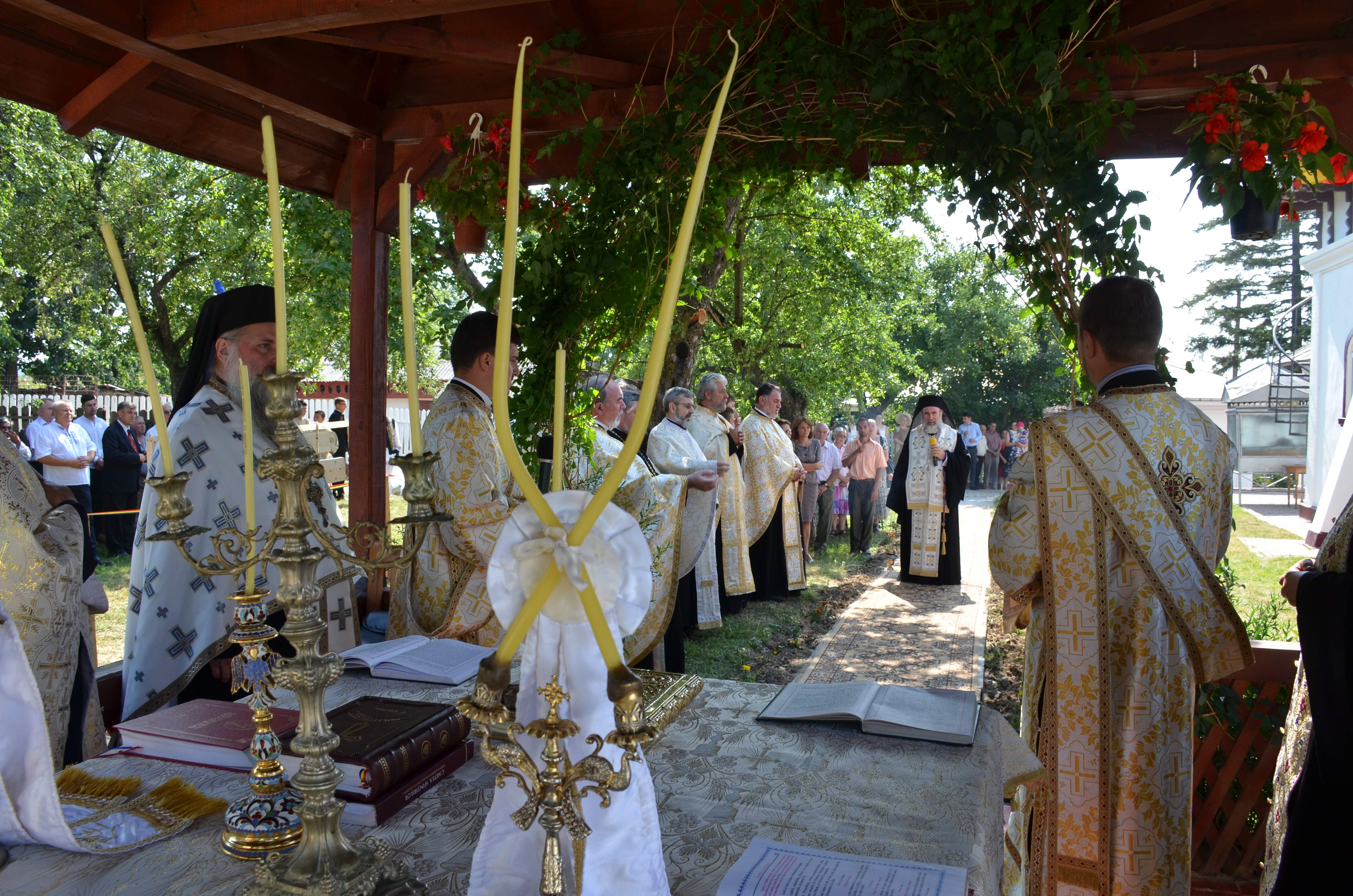 Numeroşi invitaţi de seamă la prima ediţie a Simpozionului naţional „Stăniţa - pagini de istorie, cultură şi spiritualitate“ (GALERIE FOTO) Numeroşi invitaţi de seamă la prima ediţie a Simpozionului naţional „Stăniţa - pagini de istorie, cultură şi spiritualitate“ (GALERIE FOTO)