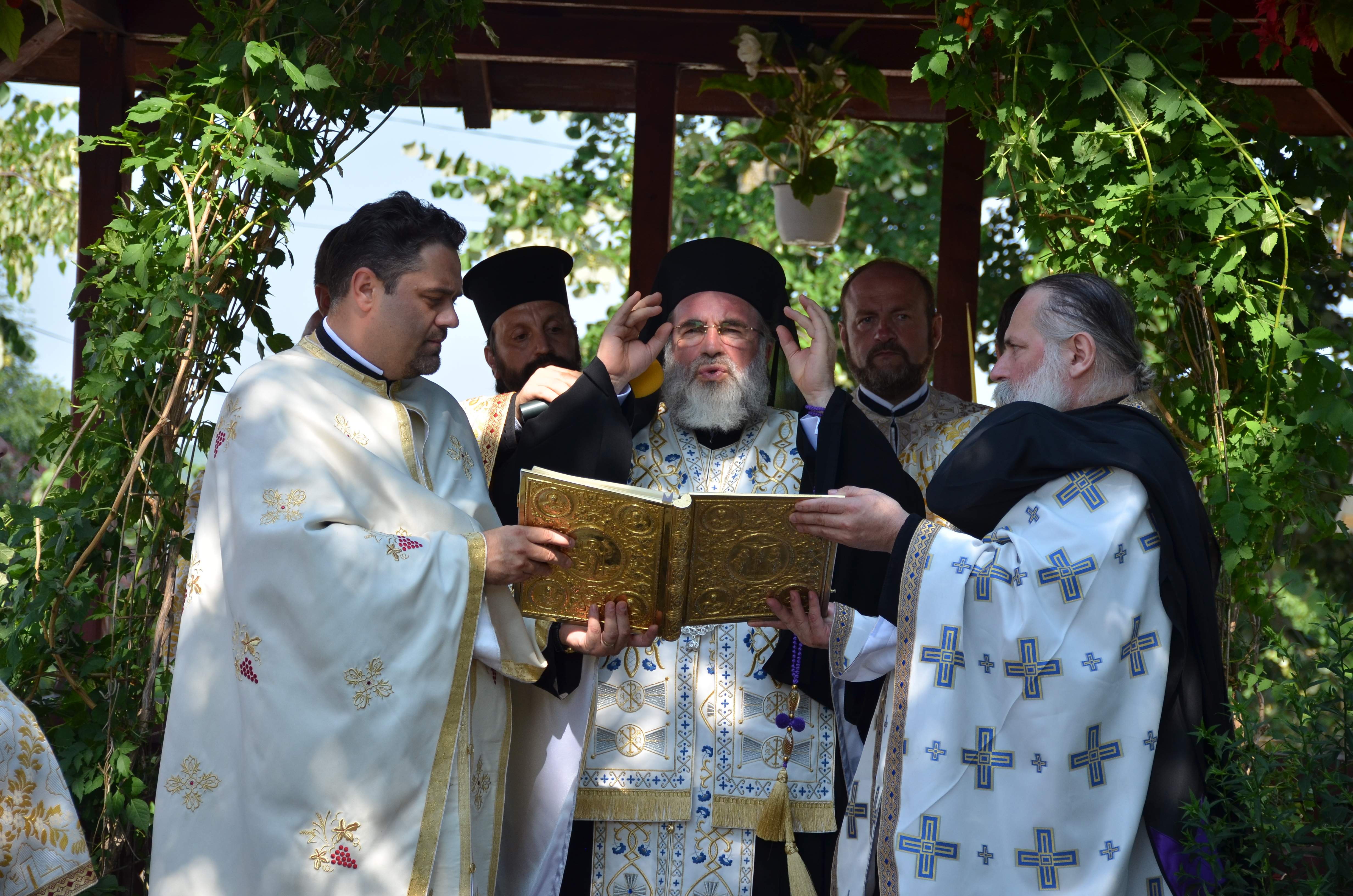 Numeroşi invitaţi de seamă la prima ediţie a Simpozionului naţional „Stăniţa - pagini de istorie, cultură şi spiritualitate“ (GALERIE FOTO) Numeroşi invitaţi de seamă la prima ediţie a Simpozionului naţional „Stăniţa - pagini de istorie, cultură şi spiritualitate“ (GALERIE FOTO)
