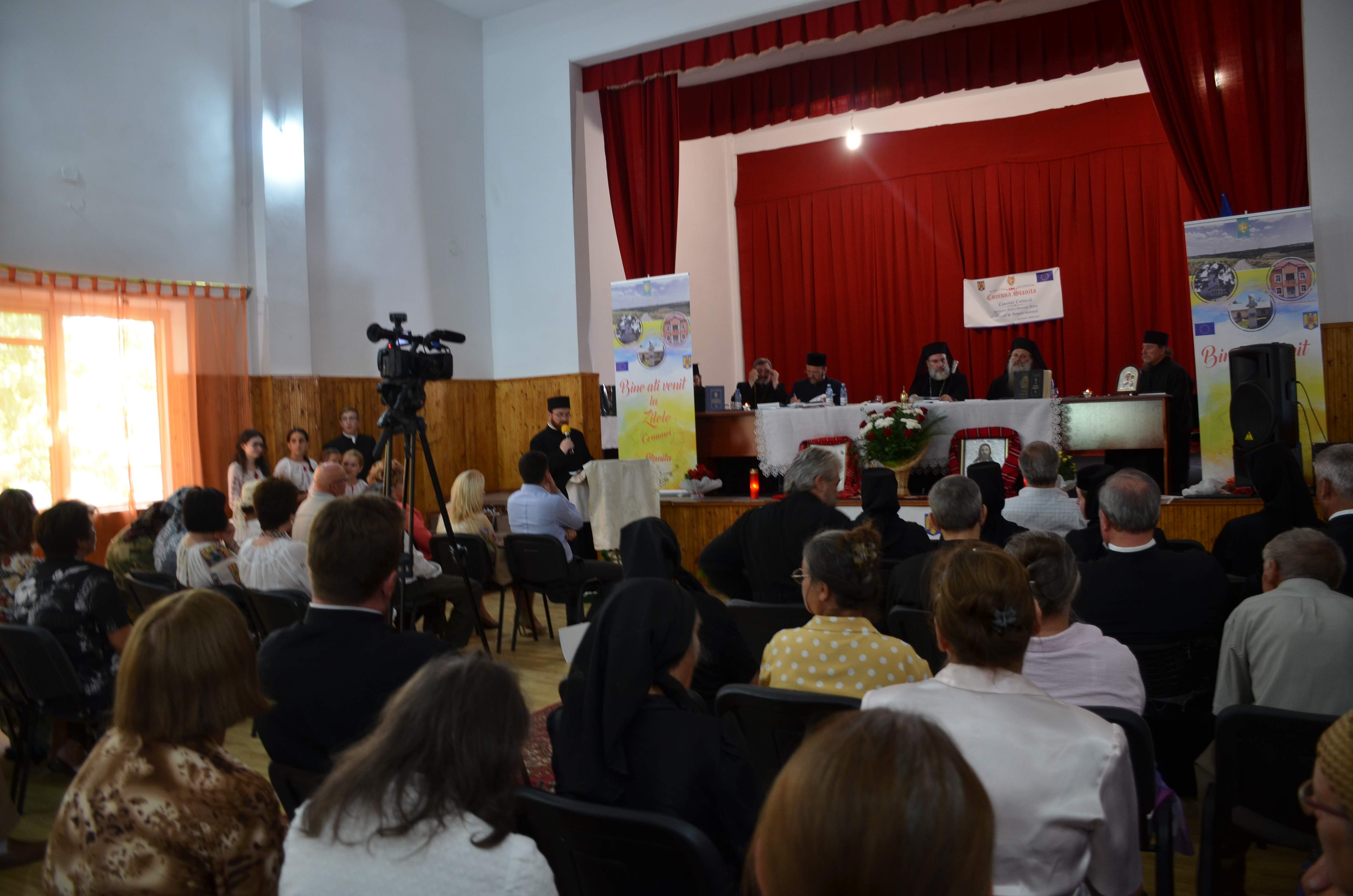 Numeroşi invitaţi de seamă la prima ediţie a Simpozionului naţional „Stăniţa - pagini de istorie, cultură şi spiritualitate“ (GALERIE FOTO) Numeroşi invitaţi de seamă la prima ediţie a Simpozionului naţional „Stăniţa - pagini de istorie, cultură şi spiritualitate“ (GALERIE FOTO)