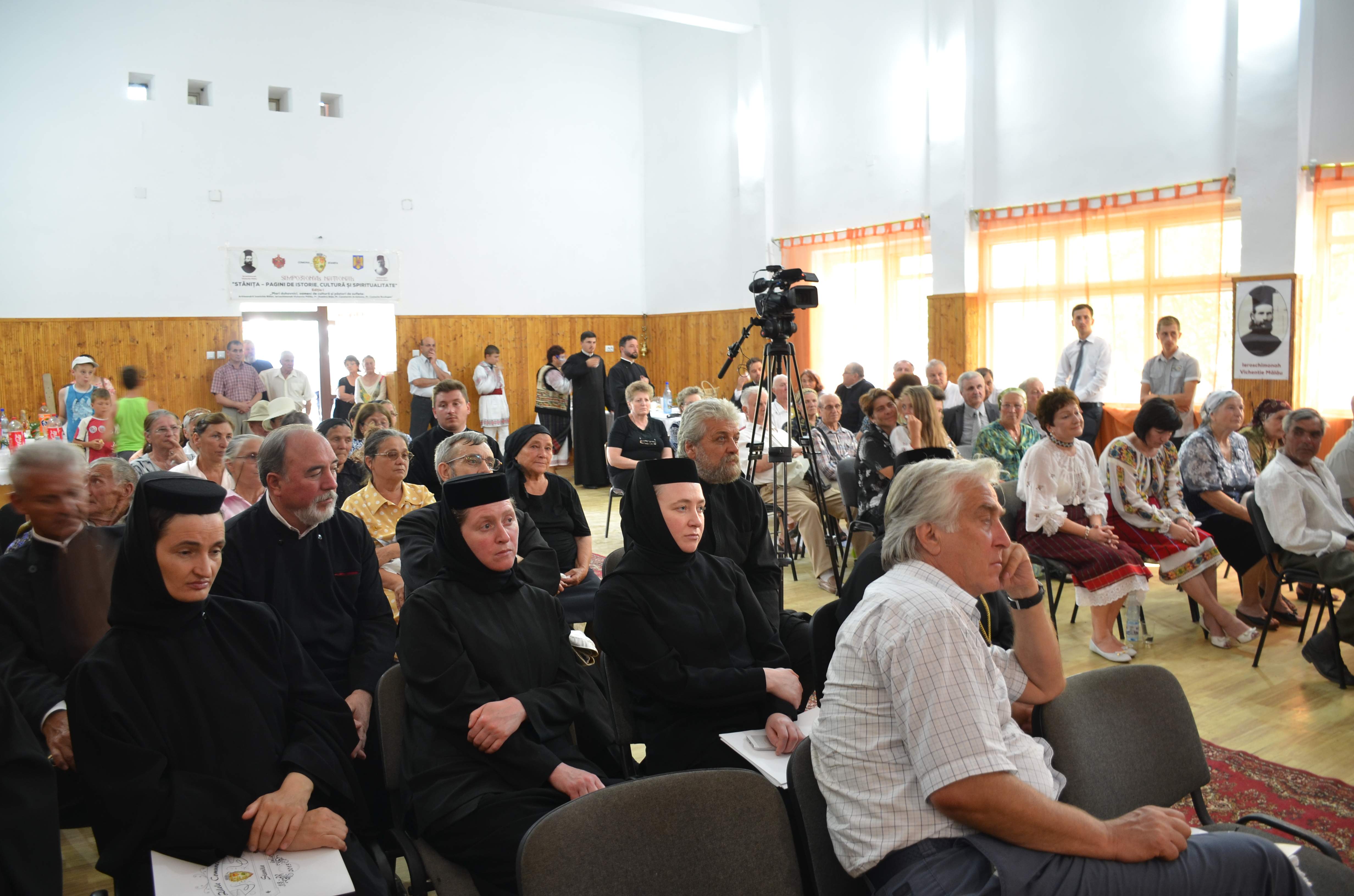 Numeroşi invitaţi de seamă la prima ediţie a Simpozionului naţional „Stăniţa - pagini de istorie, cultură şi spiritualitate“ (GALERIE FOTO) Numeroşi invitaţi de seamă la prima ediţie a Simpozionului naţional „Stăniţa - pagini de istorie, cultură şi spiritualitate“ (GALERIE FOTO)