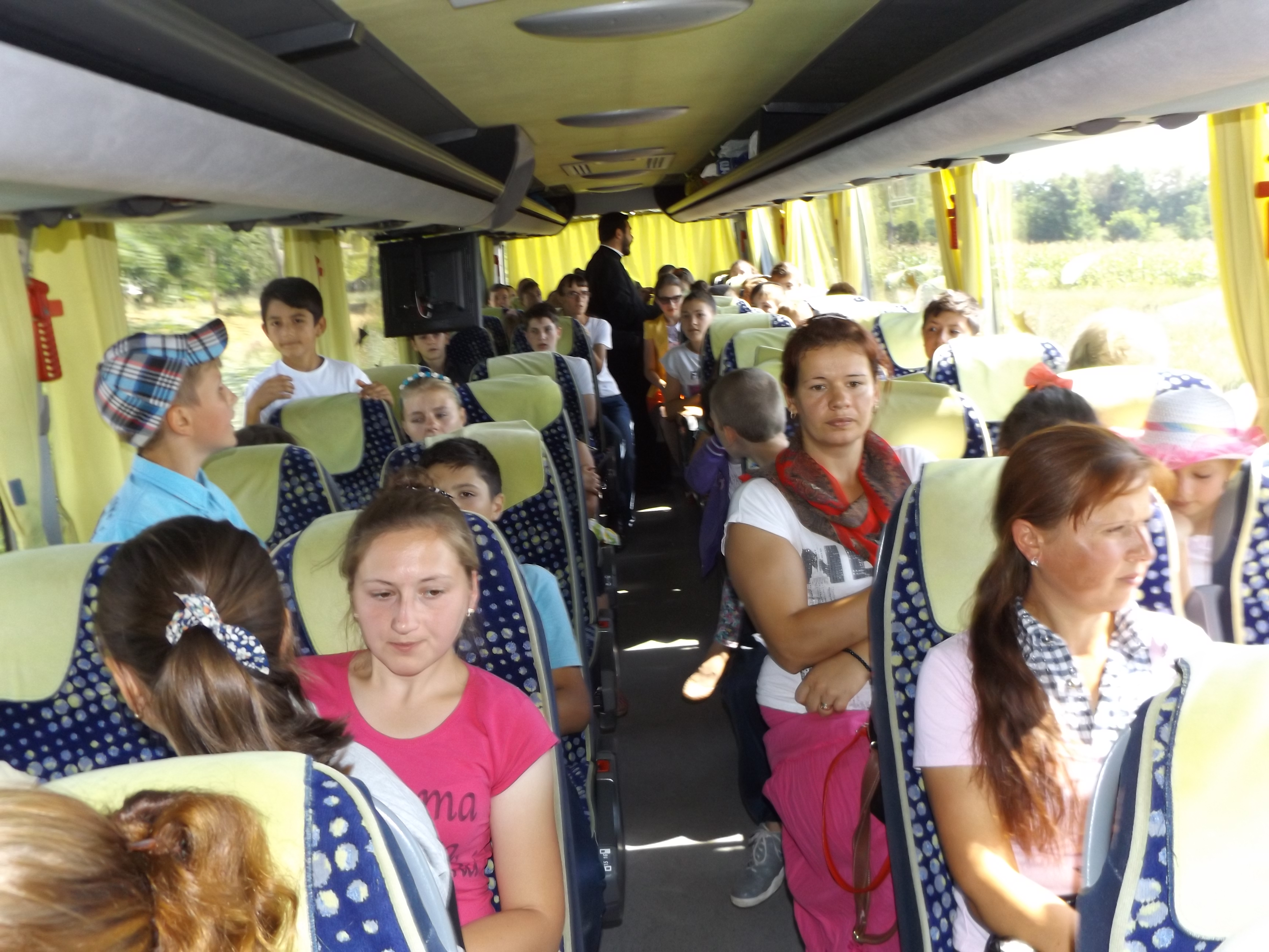 Tabăra din pridvorul satului Horodiştea, la final Tabăra din pridvorul satului Horodiştea, la final