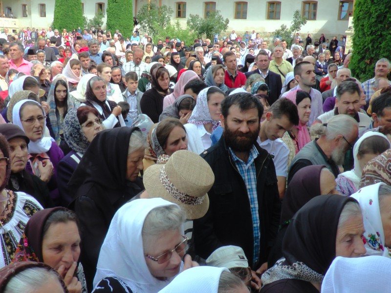 Binecredinciosului Voievod Ştefan cel Mare şi Sfânt, sărbătorit la Putna de un sobor cu şase ierarhi şi 138 de preoţi