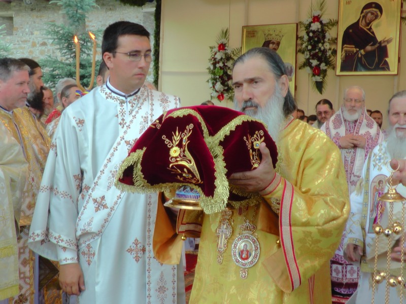 Binecredinciosului Voievod Ştefan cel Mare şi Sfânt, sărbătorit la Putna de un sobor cu şase ierarhi şi 138 de preoţi