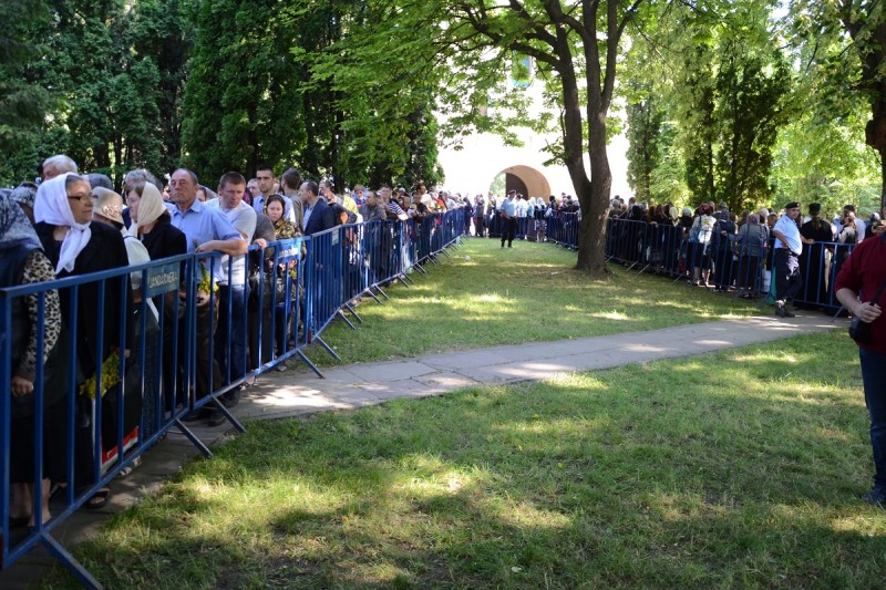 Peste 20.000 de credincioși s-au rugat Sfântului Ioan cel Nou de la Suceava (GALERIE FOTO)