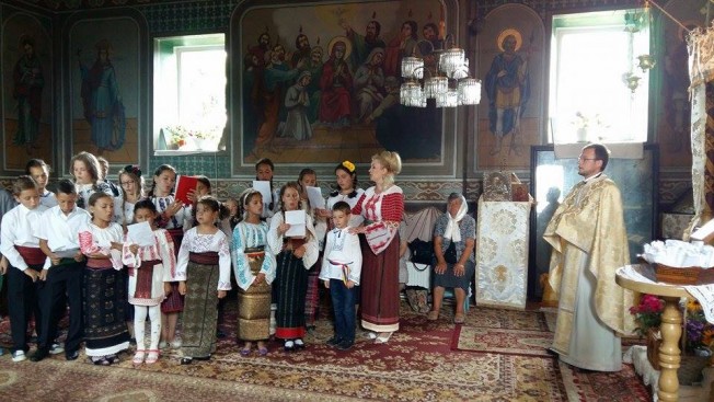 Tradiţie şi continuitate prin cântec în Parohia Siretu Tradiţie şi continuitate prin cântec în Parohia Siretu