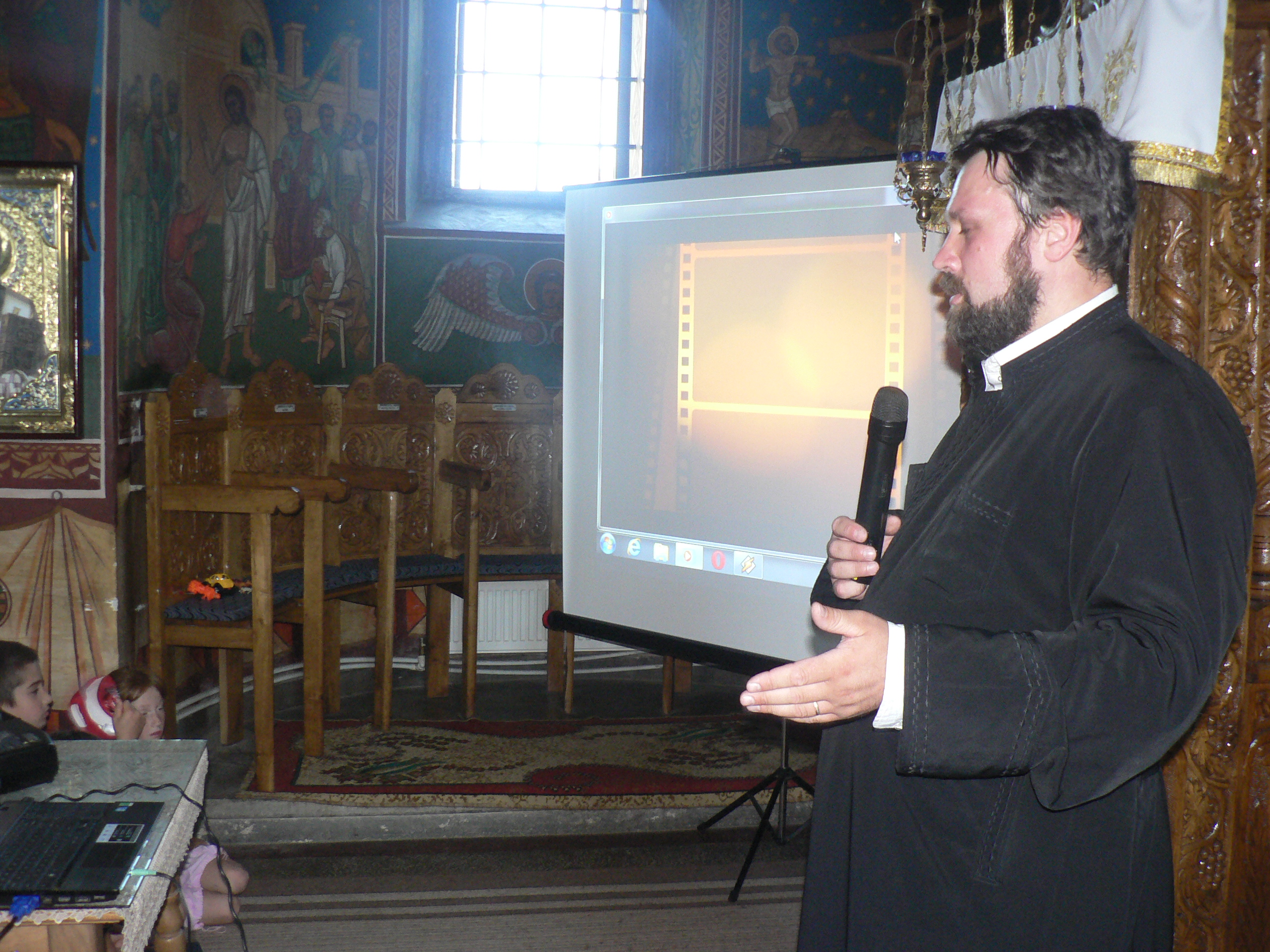 Frumuseţea cea dulce a Raiului s-a văzut pentru o zi la Brăteşti