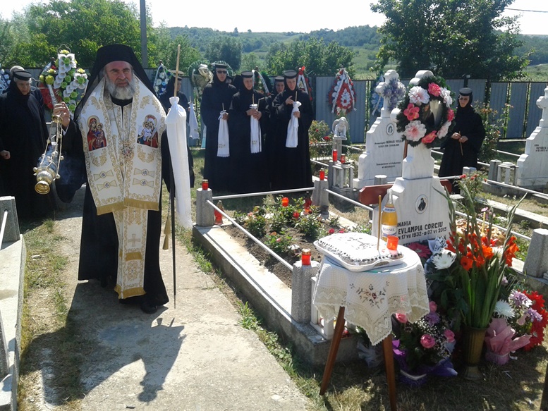 Parastas pentru stareţa Mănăstirii Parincea Parastas pentru stareţa Mănăstirii Parincea