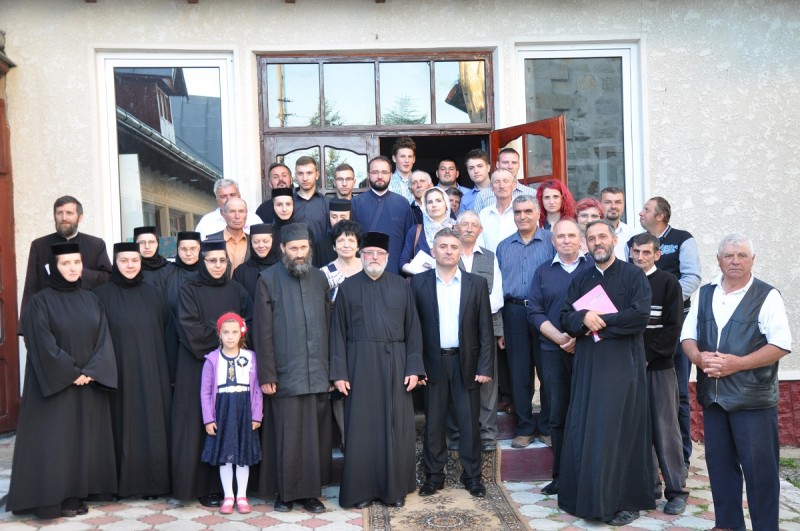 Dezbaterea „Armonie şi mântuire prin biserică si mănăstire. Provocări şi împliniri“, la Parohia Filioara