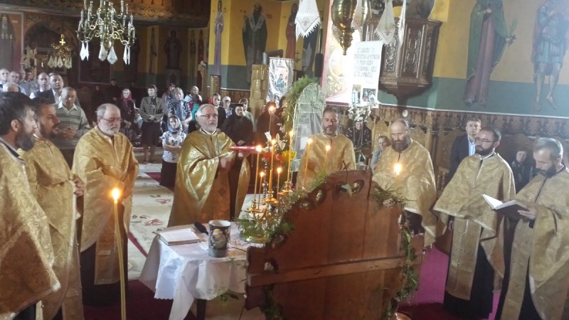 Dezbaterea „Armonie şi mântuire prin biserică si mănăstire. Provocări şi împliniri“, la Parohia Filioara