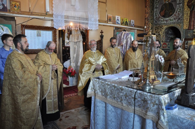 Dezbaterea „Armonie şi mântuire prin biserică si mănăstire. Provocări şi împliniri“, la Parohia Filioara