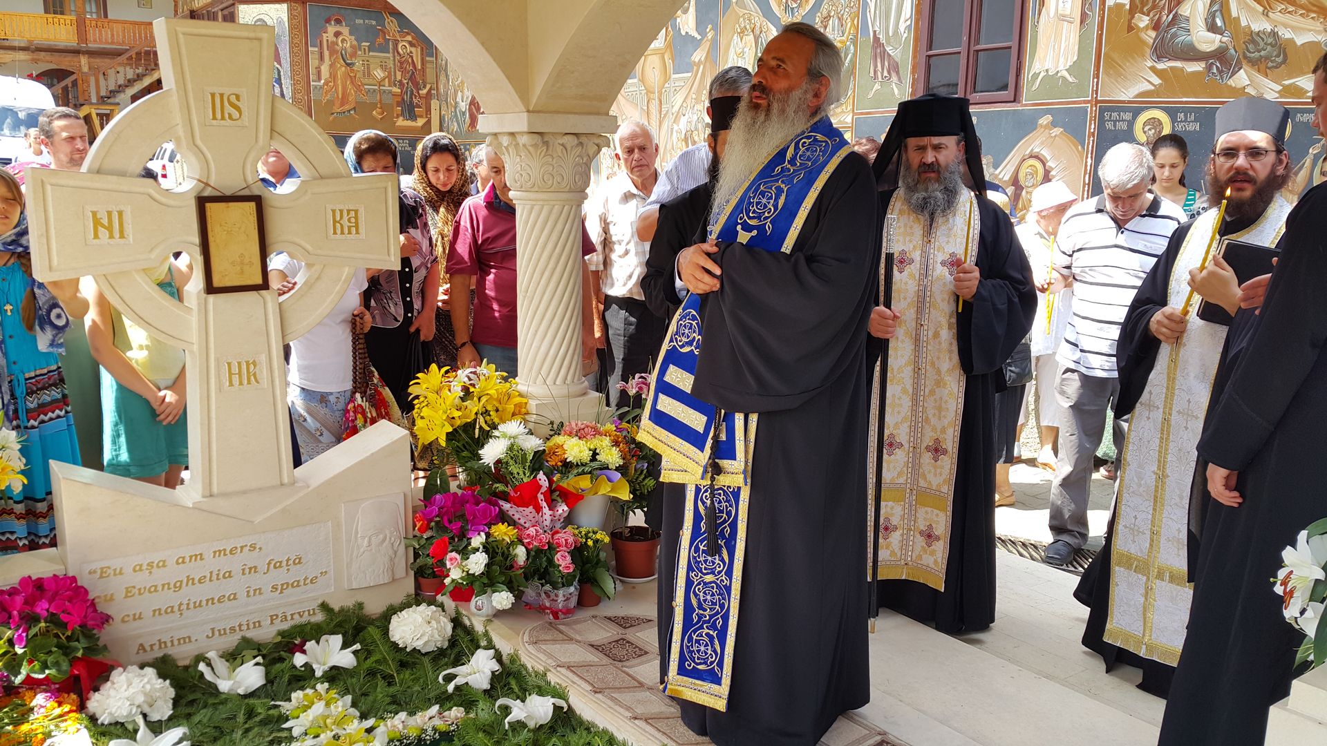 Slujire arhierească la Mănăstirea Paltin - Petru Vodă, în cinstea Sfântului Mare Mucenic și Tămăduitor Pantelimon