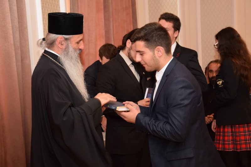 „A obține note bune la disciplina religie reprezintă o veritabilă declarație de patriotism”