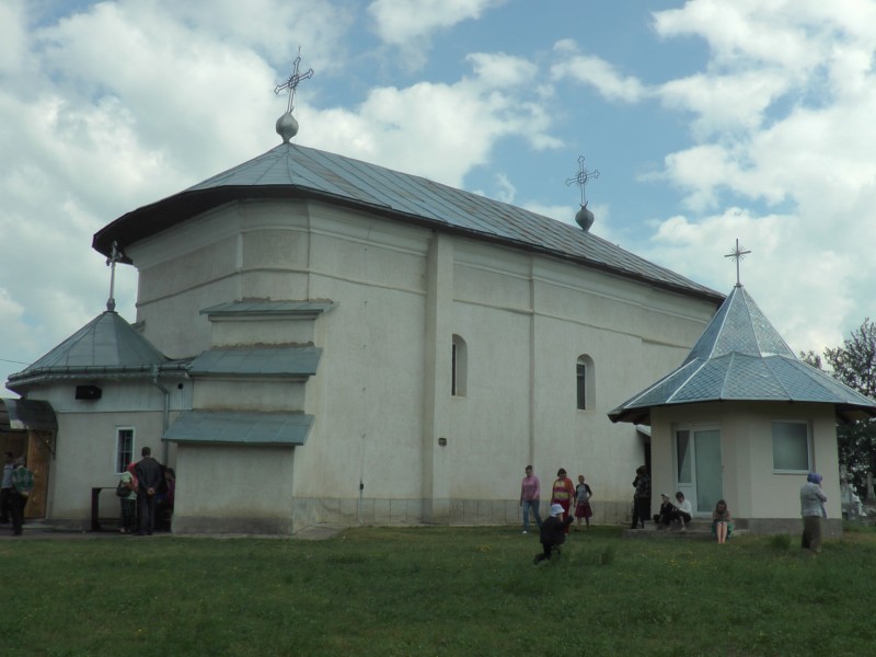 Sărbătoare în satul sucevean Spătărești