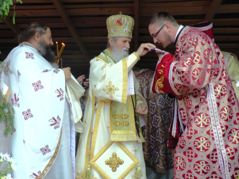 Sărbătoare în satul sucevean Spătărești