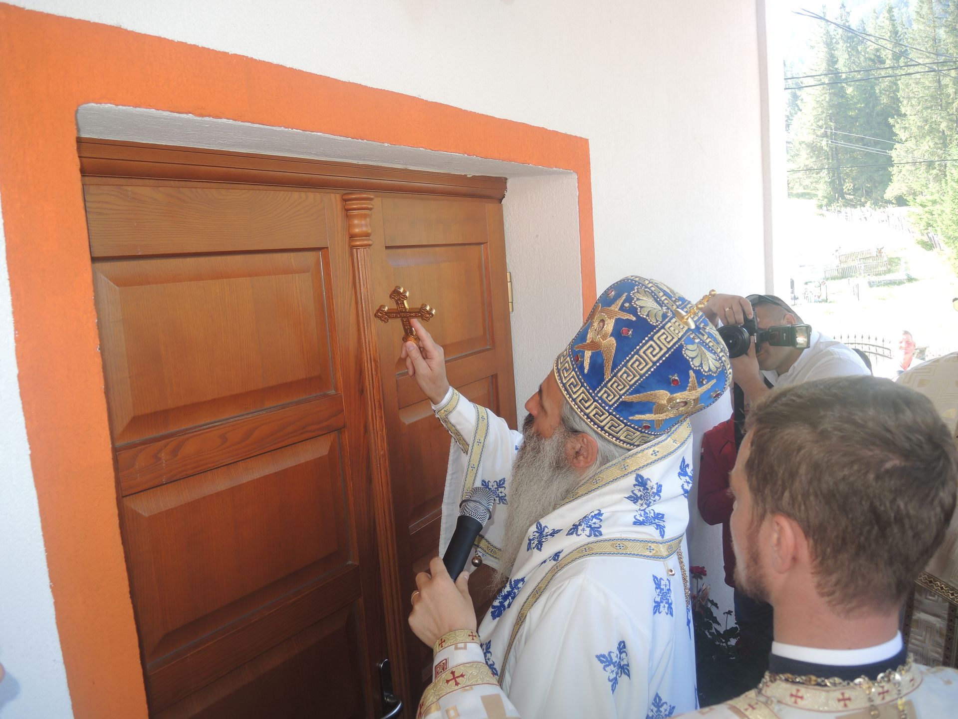 IPS Teofan: „Fără Lumina care este Hristos, orbecăim, parcurgând drumuri care nu duc nicăieri” IPS Teofan: „Fără Lumina care este Hristos, orbecăim, parcurgând drumuri care nu duc nicăieri”