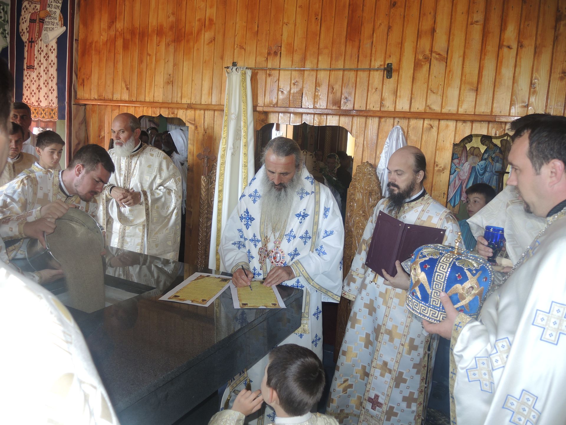 IPS Teofan: „Fără Lumina care este Hristos, orbecăim, parcurgând drumuri care nu duc nicăieri” IPS Teofan: „Fără Lumina care este Hristos, orbecăim, parcurgând drumuri care nu duc nicăieri”