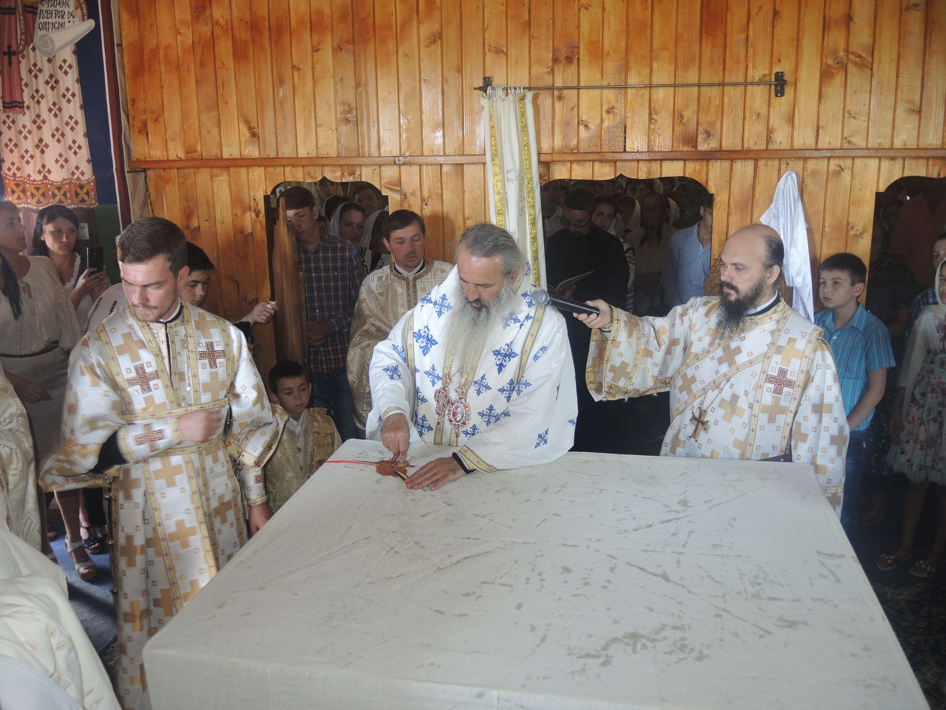 IPS Teofan: „Fără Lumina care este Hristos, orbecăim, parcurgând drumuri care nu duc nicăieri” IPS Teofan: „Fără Lumina care este Hristos, orbecăim, parcurgând drumuri care nu duc nicăieri”