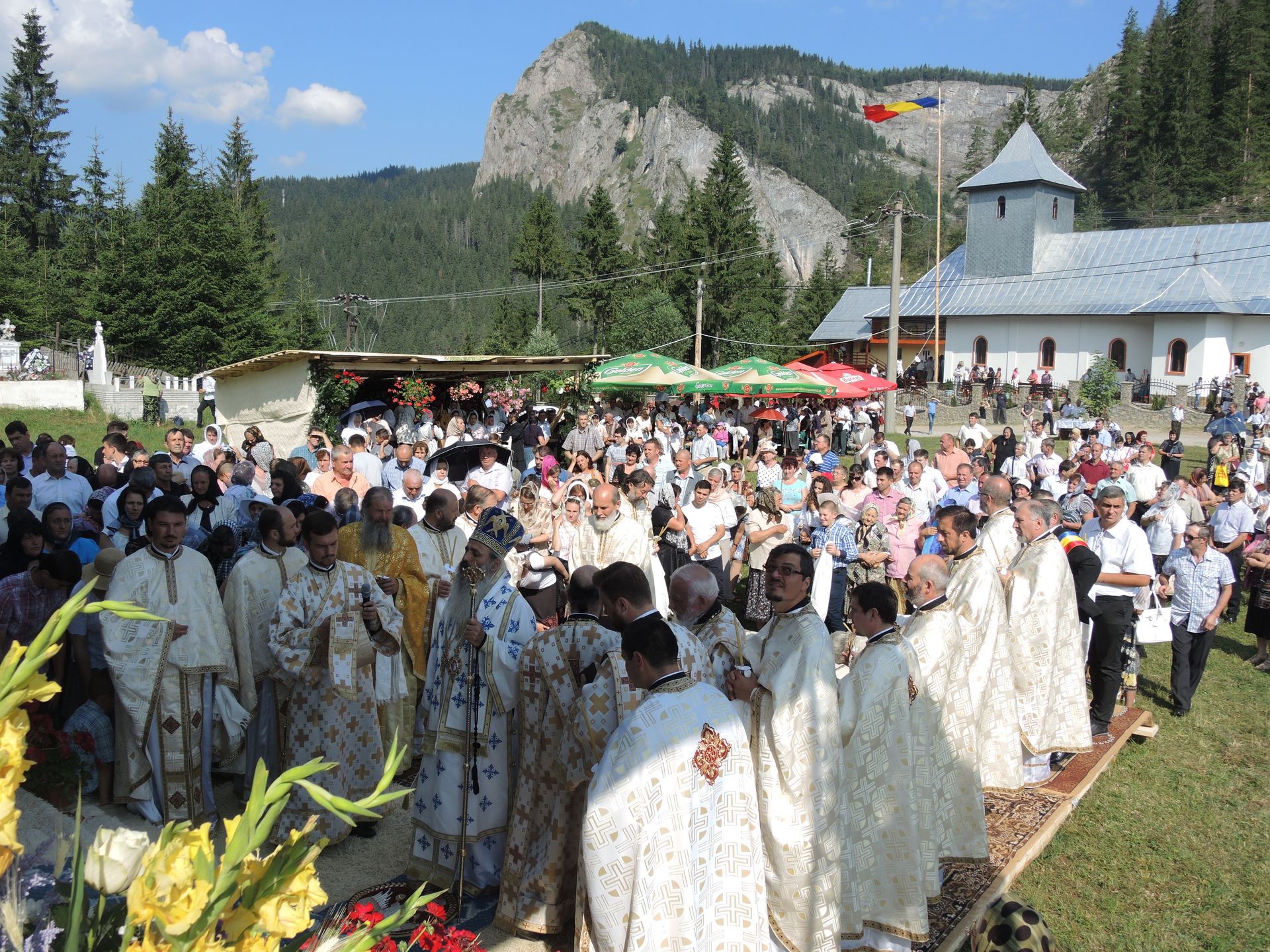 IPS Teofan: „Fără Lumina care este Hristos, orbecăim, parcurgând drumuri care nu duc nicăieri” IPS Teofan: „Fără Lumina care este Hristos, orbecăim, parcurgând drumuri care nu duc nicăieri”