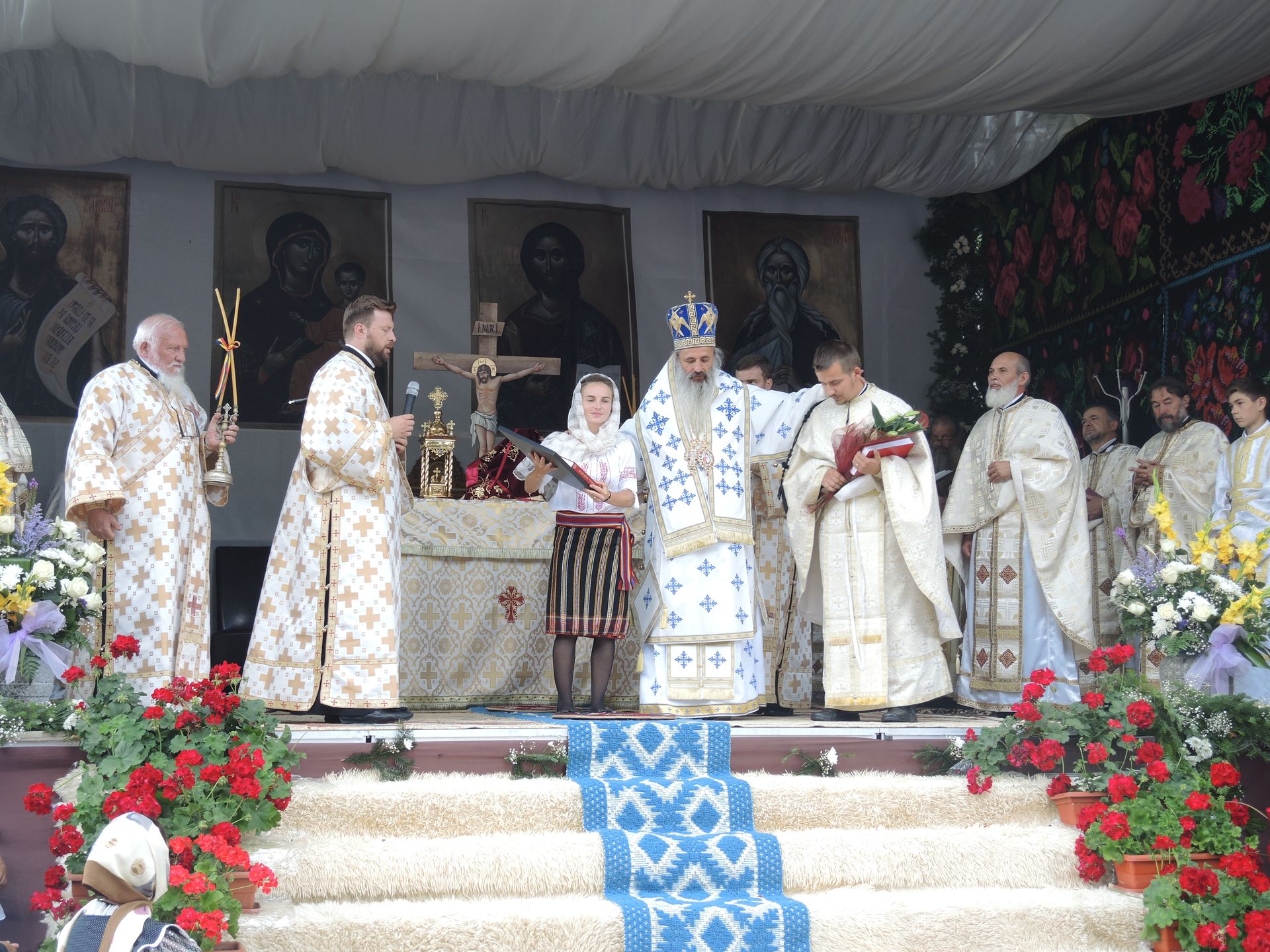 IPS Teofan: „Fără Lumina care este Hristos, orbecăim, parcurgând drumuri care nu duc nicăieri” IPS Teofan: „Fără Lumina care este Hristos, orbecăim, parcurgând drumuri care nu duc nicăieri”