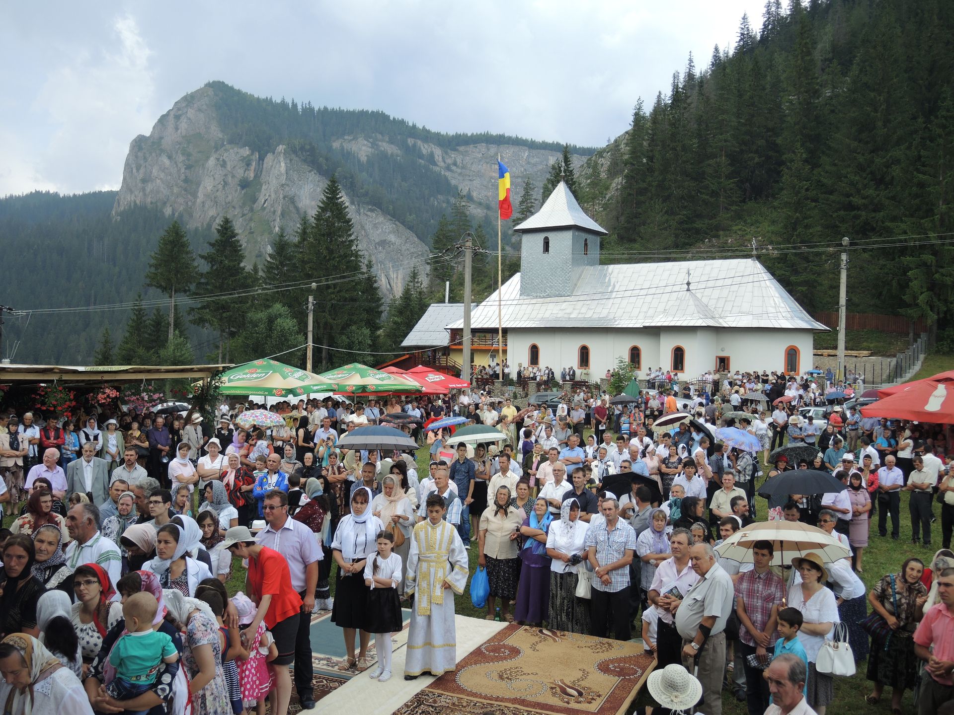 IPS Teofan: „Fără Lumina care este Hristos, orbecăim, parcurgând drumuri care nu duc nicăieri”