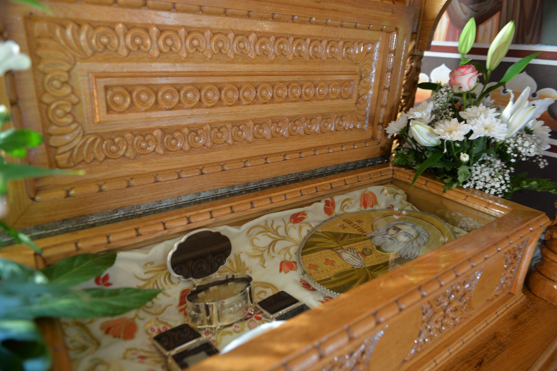 Sfințire la Eșanca: „Mănăstirea este locul în care oamenii încearcă să se alipească de cer”