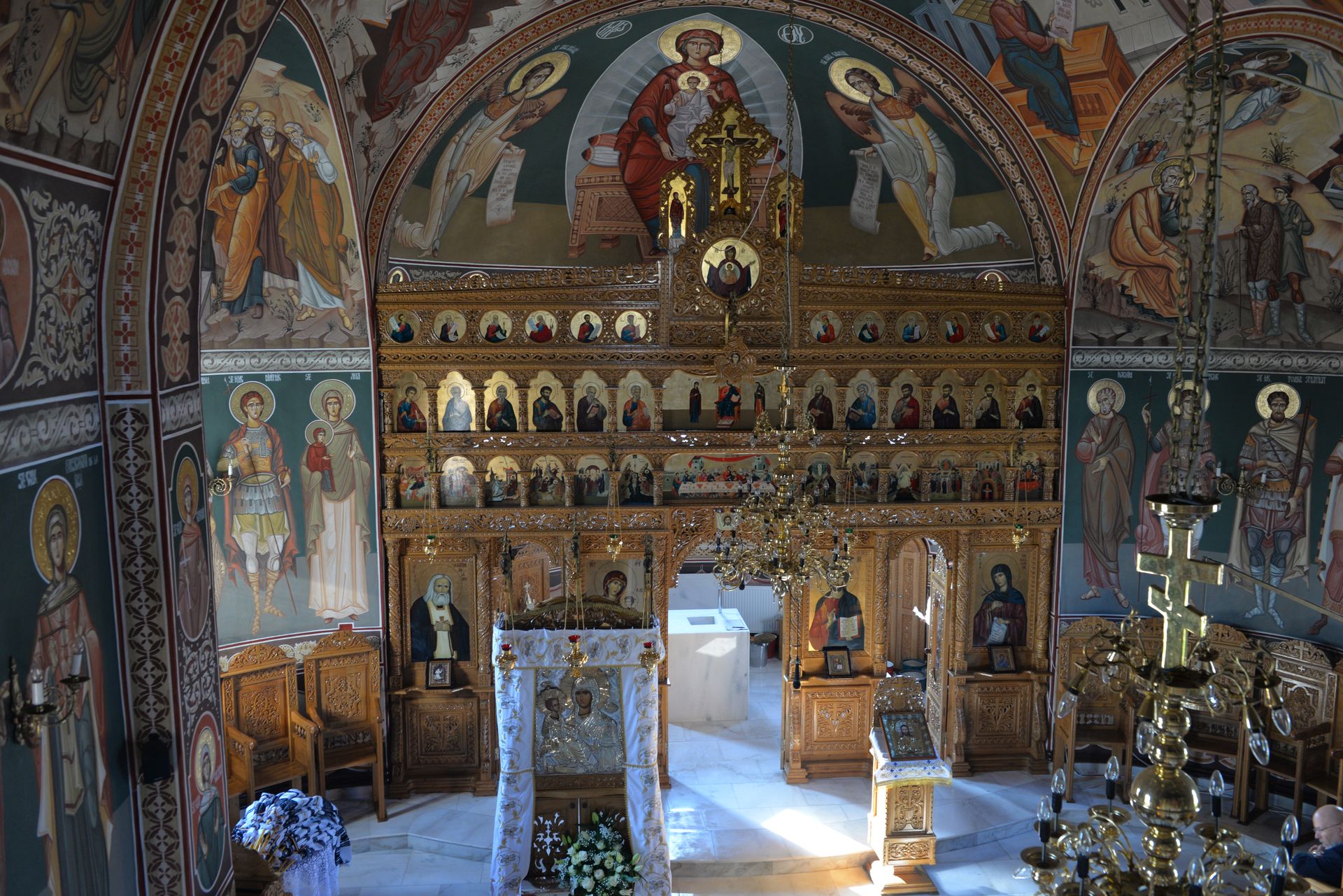 Sfințire la Eșanca: „Mănăstirea este locul în care oamenii încearcă să se alipească de cer”