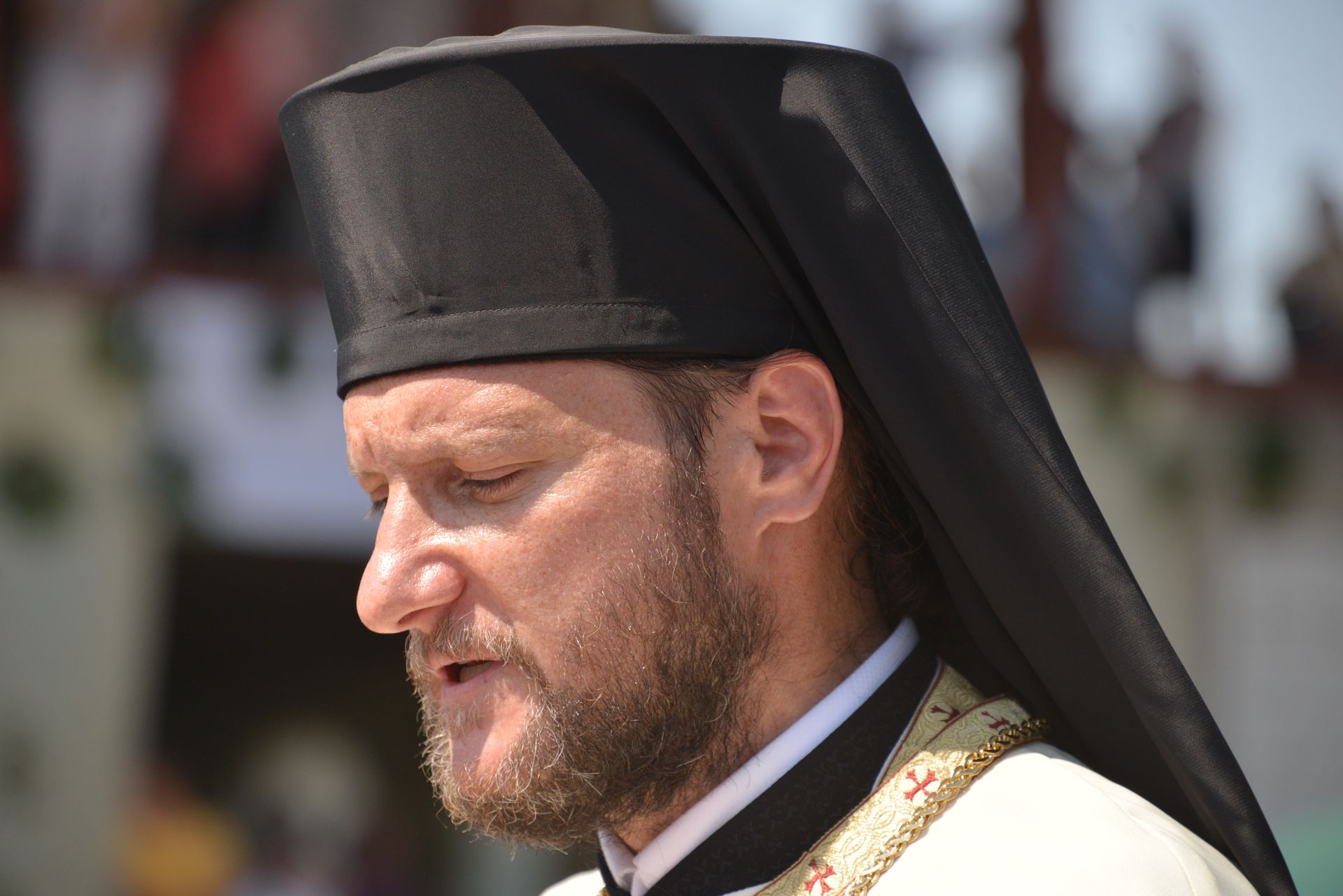 Sfințire la Eșanca: „Mănăstirea este locul în care oamenii încearcă să se alipească de cer”