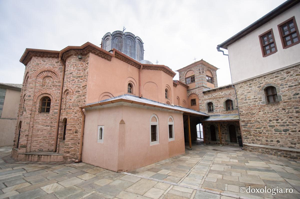 Katholikonul Mănăstirii Simonos Petras