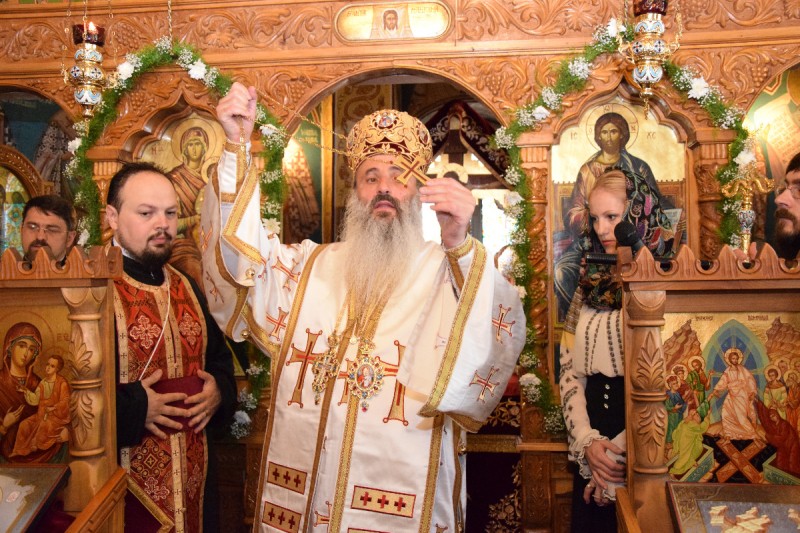 IPS Mitropolit Teofan: „În istoria lumii, cei mai iubiți oameni au fost cei smeriți” IPS Mitropolit Teofan: „În istoria lumii, cei mai iubiți oameni au fost cei smeriți”