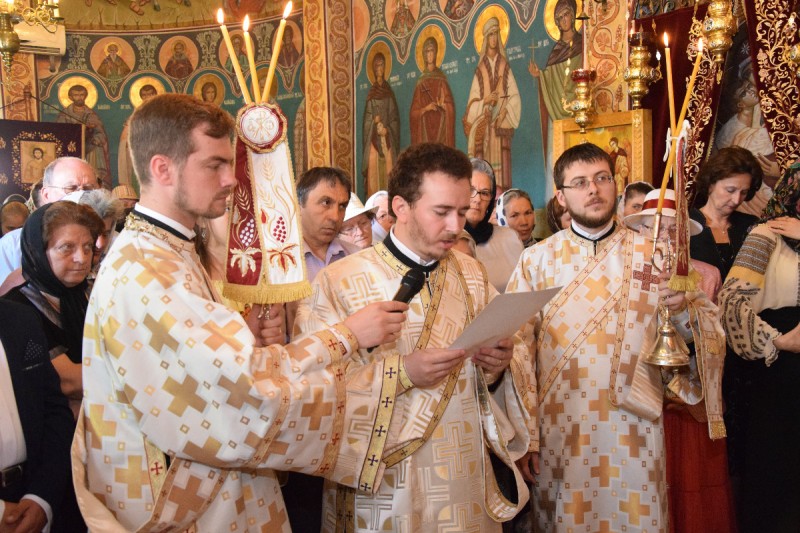 IPS Mitropolit Teofan: „În istoria lumii, cei mai iubiți oameni au fost cei smeriți” IPS Mitropolit Teofan: „În istoria lumii, cei mai iubiți oameni au fost cei smeriți”