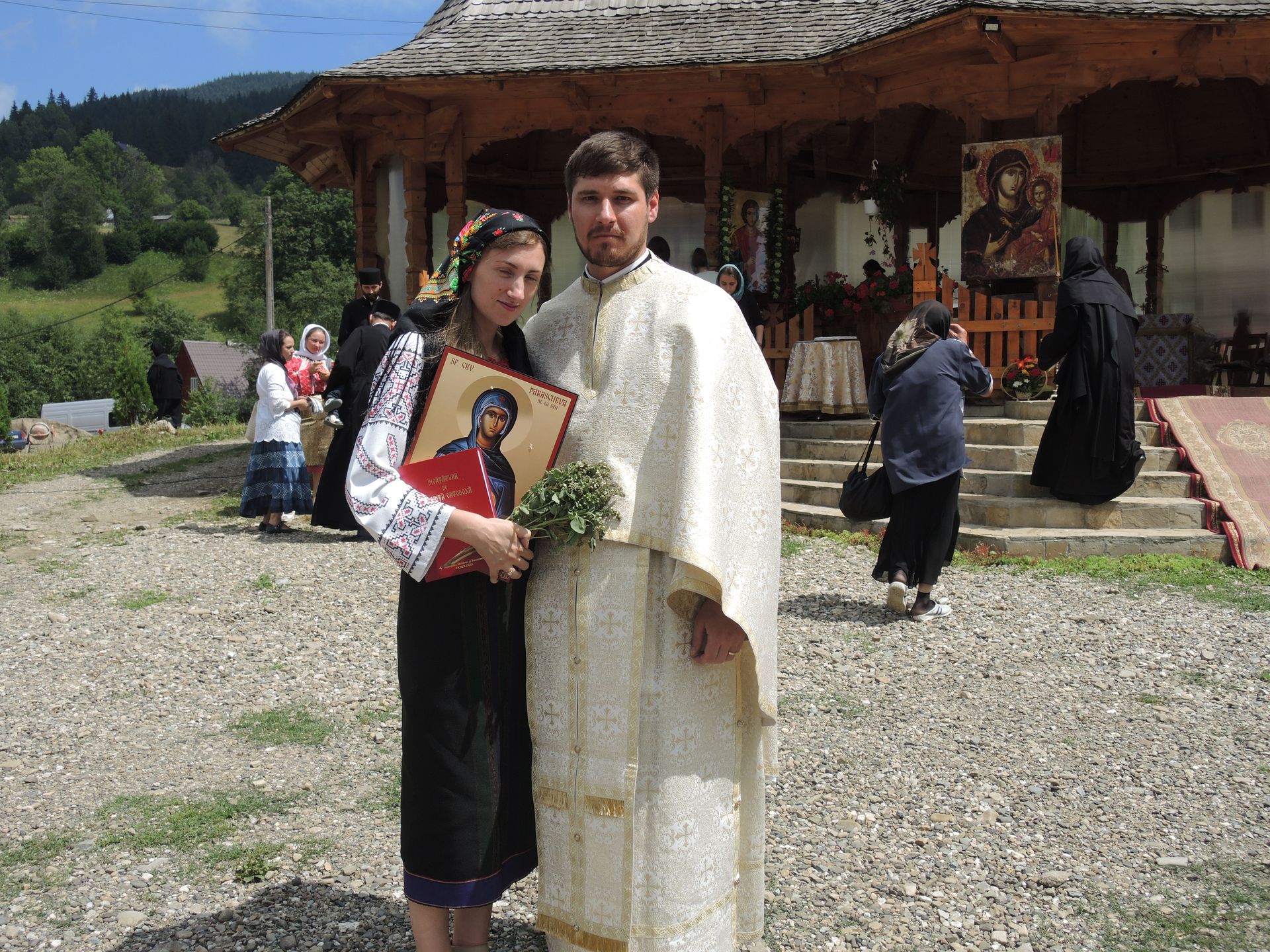 Slujire arhierească la Mănăstirea Paltin - Petru Vodă, în cinstea Sfântului Mare Mucenic și Tămăduitor Pantelimon