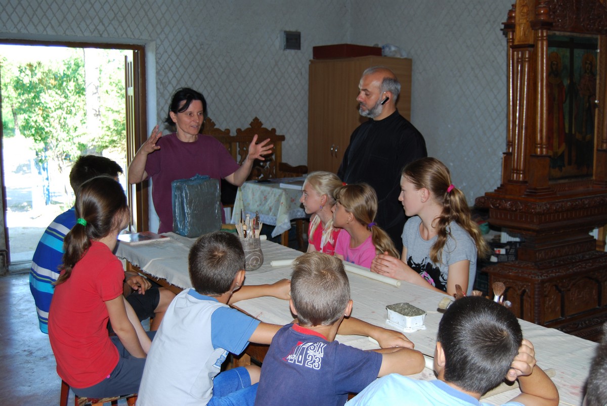 Tainele Culturii Cucuteni, în mâinile copiilor din Cornet Tainele Culturii Cucuteni, în mâinile copiilor din Cornet
