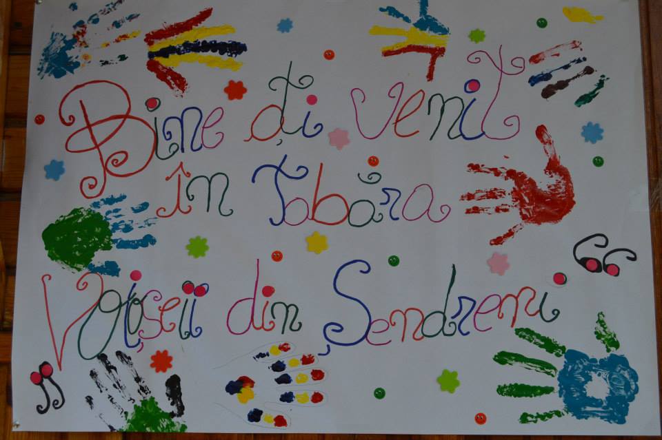 Cu privirea spre cer în tabăra „Voioşeii din Şendreni“