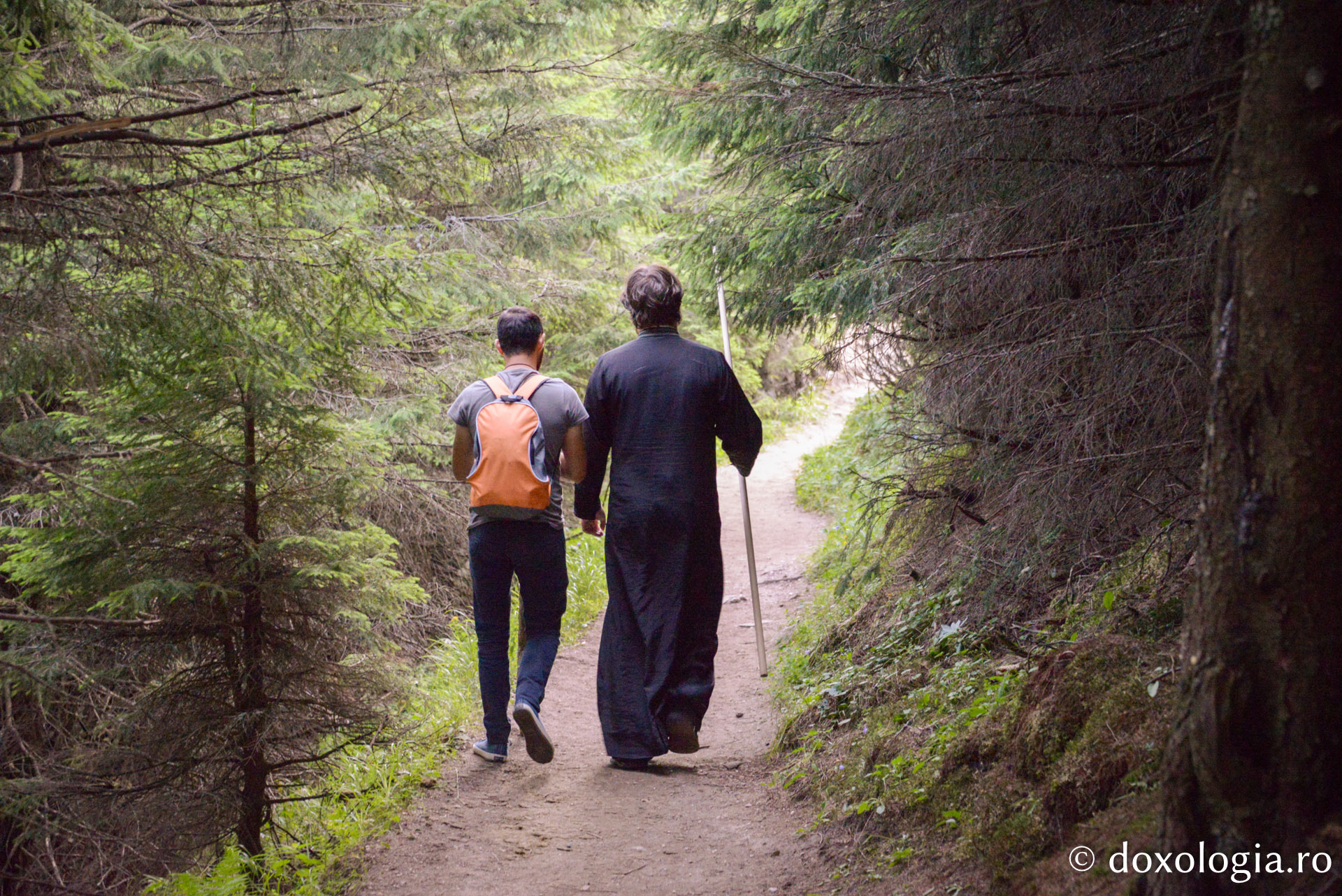 (Foto) Pelerini pe muntele Ceahlau de hramul Schimbării la Față