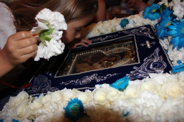 Icoana Maicii Domnului din Hawaii, la Catedrala „Sfinții Împărați Constantin și Elena” din Chicago Icoana Maicii Domnului din Hawaii, la Catedrala „Sfinții Împărați Constantin și Elena” din Chicago