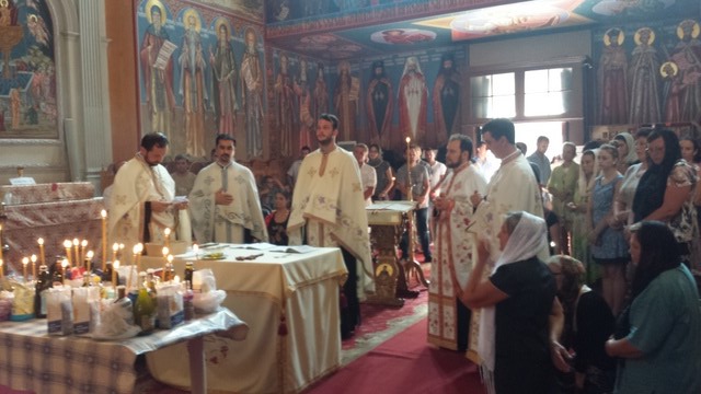 Taina Sfântului Maslu în parohia Lucca, Italia