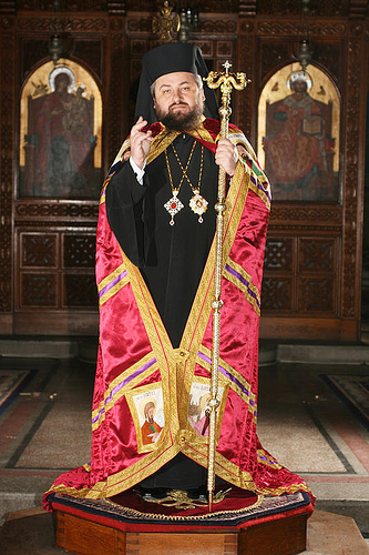 Preasfințitul Părinte Gurie a slujit la biserica „Sfântul Vasile cel Mare” din Deva