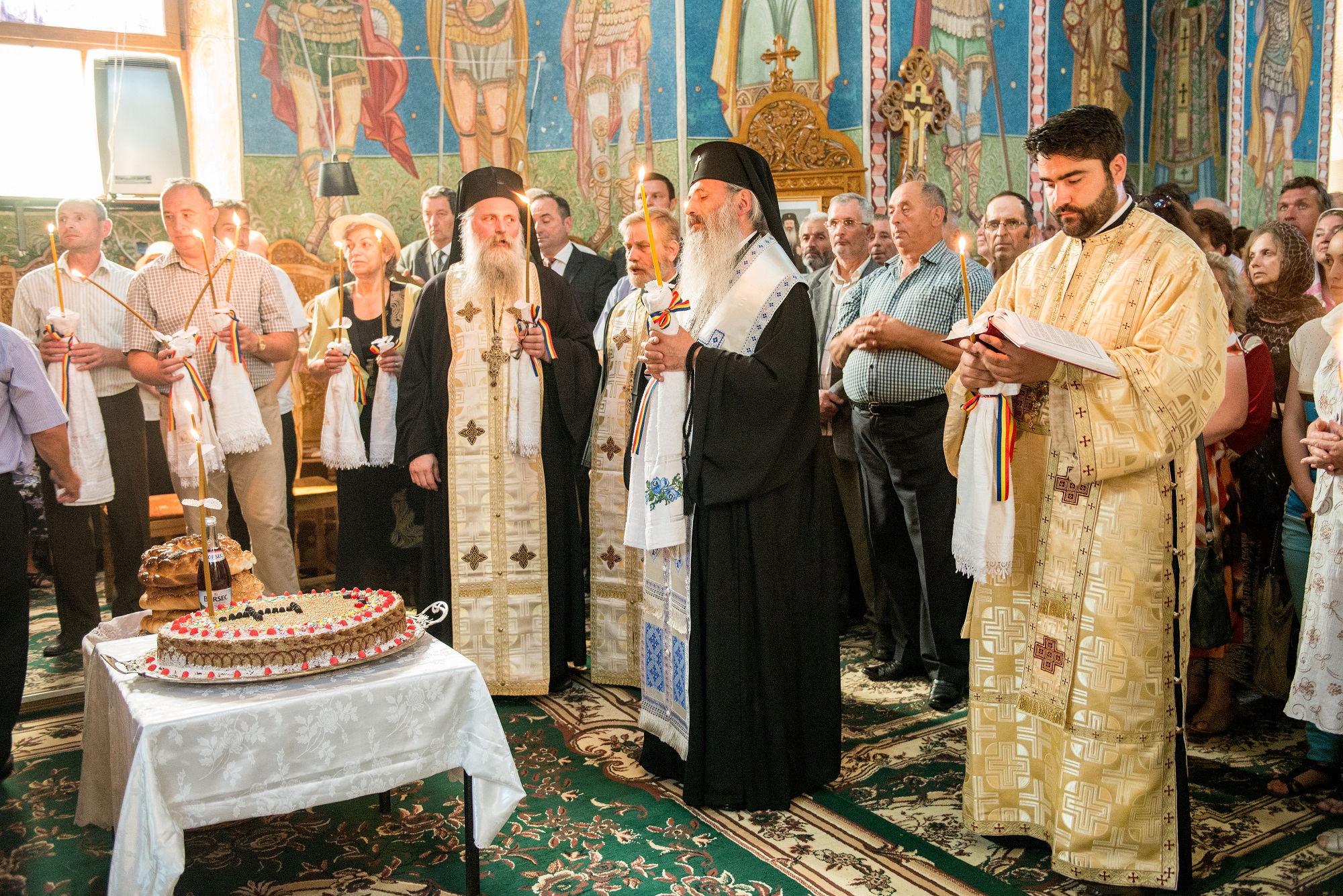 Liturghie arhierească și lansare de carte, cu ocazia împlinirii a 140 ani de la sfinţirea Catedralei din orașul Târgu Neamț