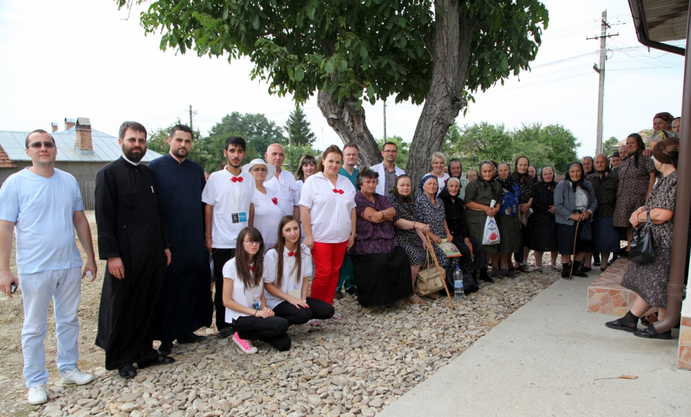 Consultații medicale gratuite pentru bătrâni în Parohia Nicolești, Buzău