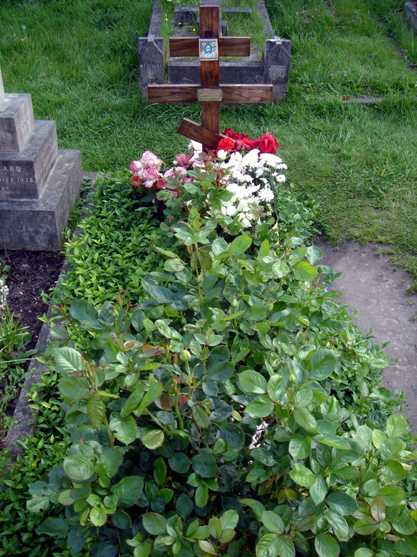 Mormântul mitropolitului Antonie de Suroj din cimitirul Brompton, Londra