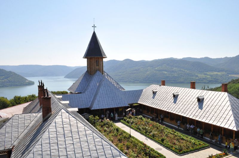 Slujire arhierească la mănăstirea Sfânta Ana din Orșova