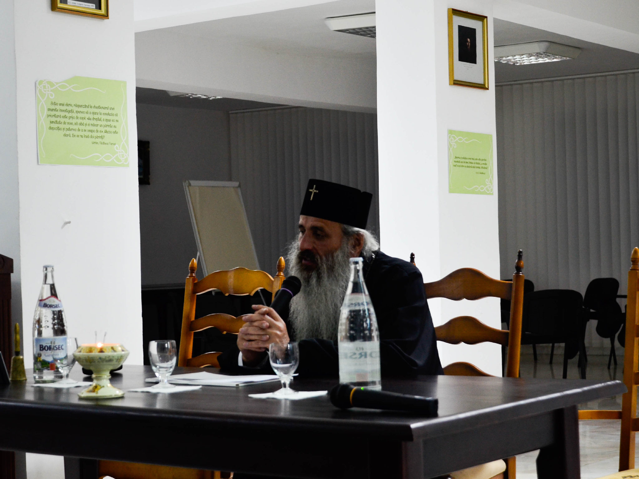 Conferință preoțească semestrială: „Parohia - adunare euharistică și spital duhovnicesc”