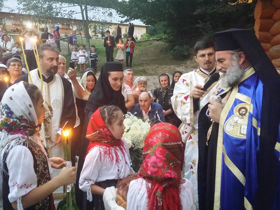 Priveghere arhierească la Mănăstirea Diaconeşti din judeţul Bacău Priveghere arhierească la Mănăstirea Diaconeşti din judeţul Bacău
