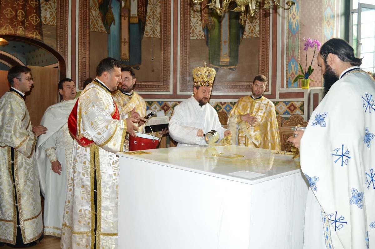 Reabilitarea Bisericii &quot;Sfântul Nicolae&quot; din Huşi, încununată cu Slujba Sfinţirii