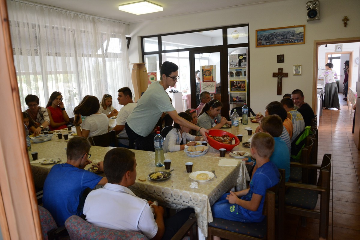 La Săvineşti a început Tabăra „Aripi de înger” – Ediția a X-a