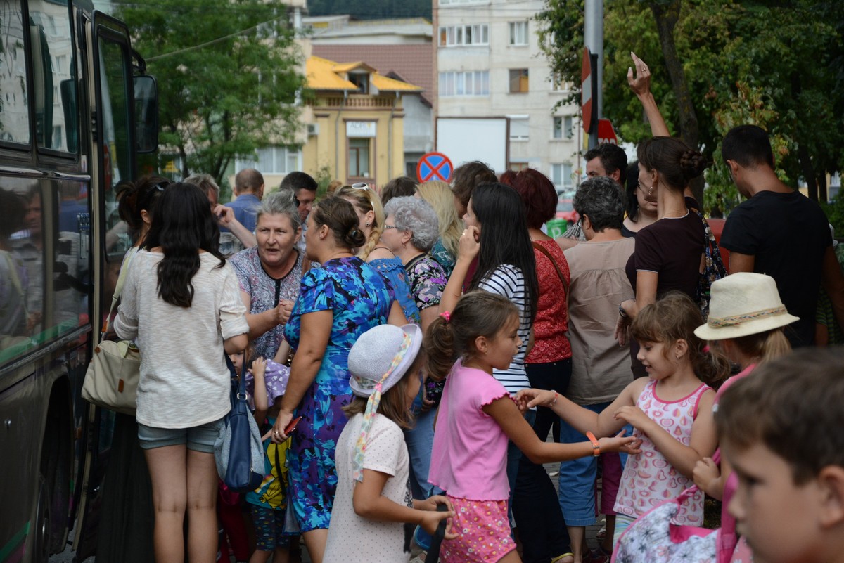Tineri pe „Aripi de înger”, la Săvineşti