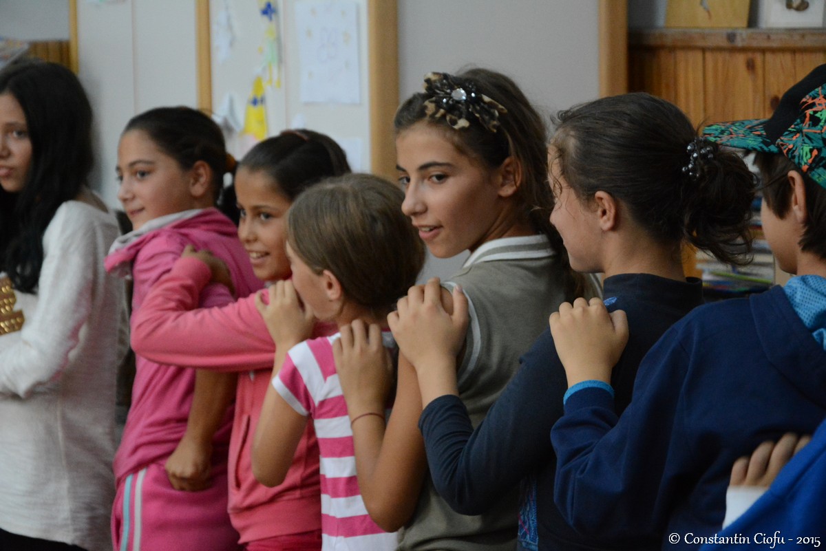 Tineri pe „Aripi de înger”, la Săvineşti