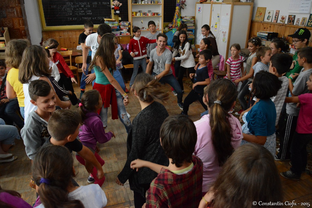 Tineri pe „Aripi de înger”, la Săvineşti